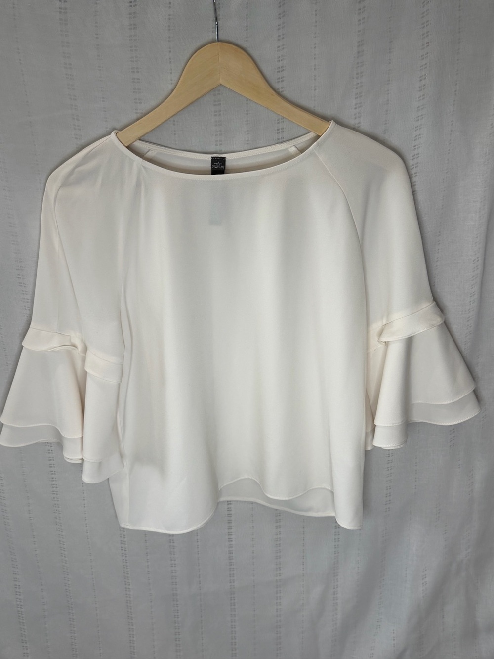 Design Lab by Lord & Taylor Cream Layered Ruffle Sleeve Blouse